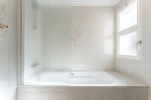 Shower, towels
