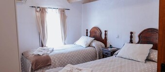 Holiday Home 'Casa Rural Los Enebros' with Private Pool, Wi-Fi and Air Conditioning