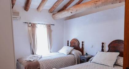 Holiday Home 'Casa Rural Los Enebros' with Private Pool, Wi-Fi and Air Conditioning