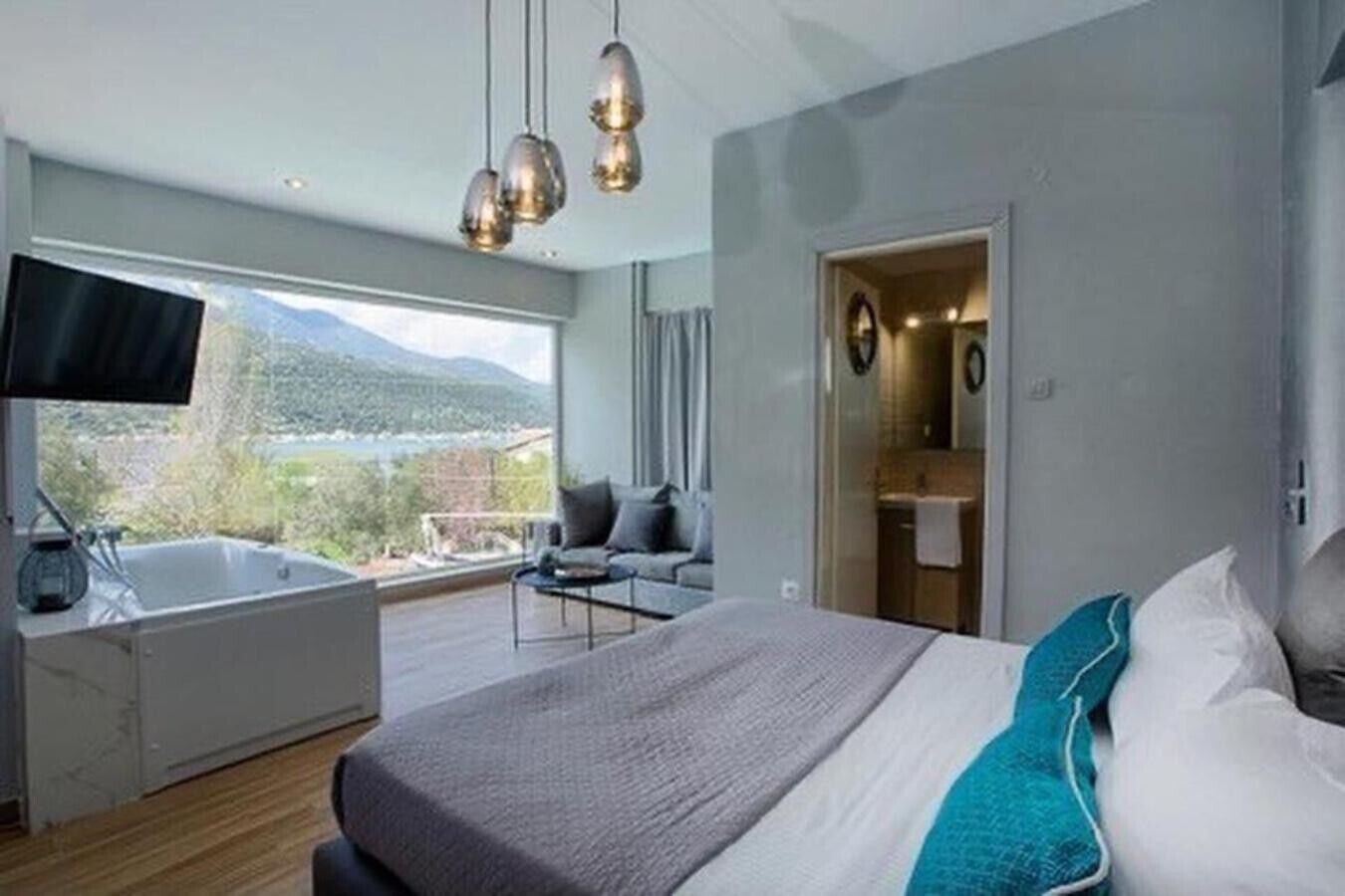 6 bedrooms, free WiFi, bed sheets