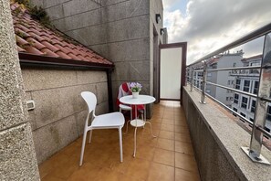 Outdoor dining - Desconectaengalicia Atico Terraza Playa Panadeira (Sanxenxo)