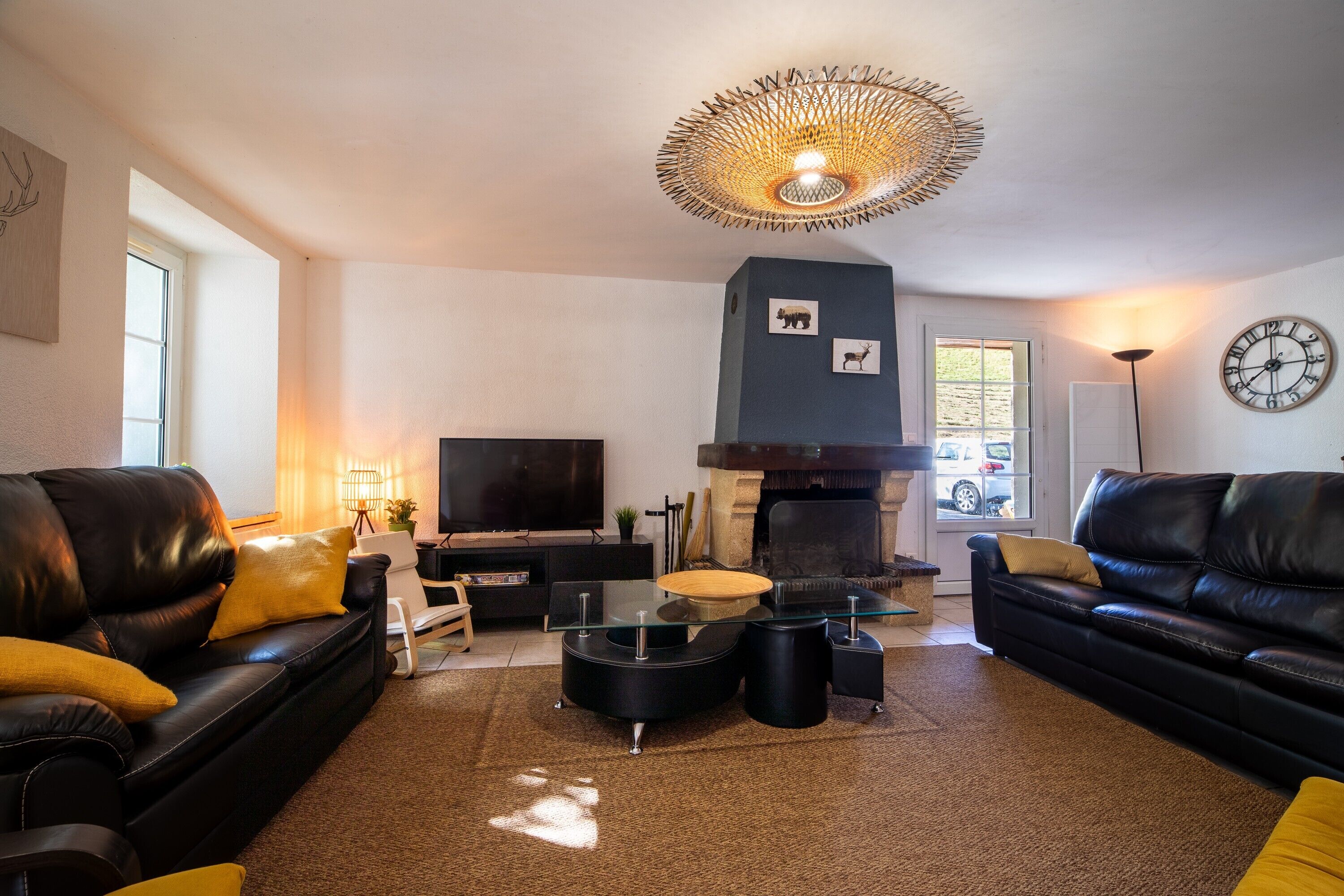 Fernseher, Kamin, DVD-Player, Tischtennisplatte