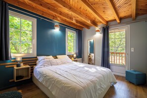4 slaapkamers, een strijkplank/strijkijzer, gratis wifi, beddengoed