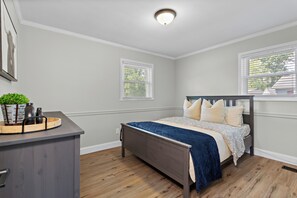 3 chambres, fer et planche à repasser, Wi-Fi, draps fournis