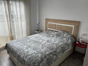 3 quartos, Wi-Fi de cortesia, roupa de cama