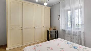 1 Schlafzimmer, BĂŒgeleisen/BĂŒgelbrett, BettwĂ€sche