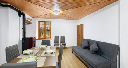 Ferienwohnung 'Luéisch Ketschu 2' mit Bergblick, Gemeinschaftsgarten und Wi-Fi