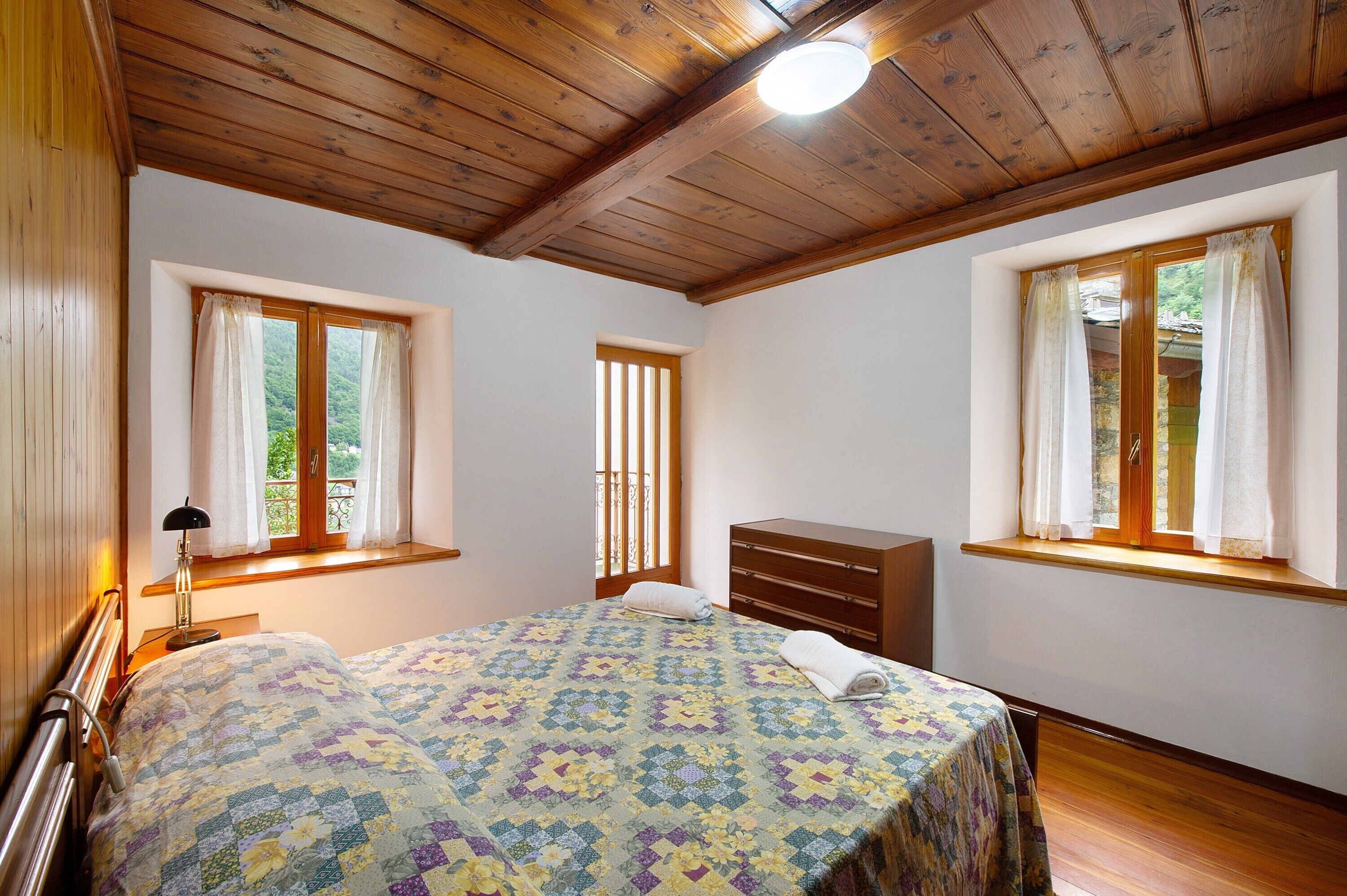 2 chambres, fer et planche à repasser, Wi-Fi gratuit, draps fournis