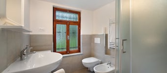 Apartment 'Luéisch Ketschu 1' with Mountain View, Shared Garden and Wi-Fi