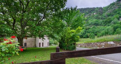 Apartment 'Luéisch Ketschu 1' with Mountain View, Shared Garden and Wi-Fi