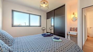 4 Schlafzimmer, BĂŒgeleisen/BĂŒgelbrett, kostenloses WLAN, BettwĂ€sche