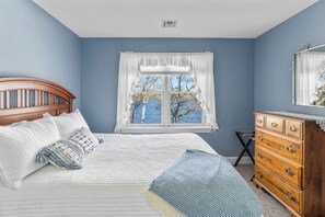 2 bedrooms, individually decorated, individually furnished, bed sheets - Salty Sunset & Memories (Mashpee)