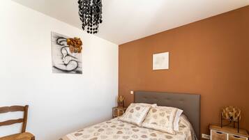 2 Schlafzimmer, BĂŒgeleisen/BĂŒgelbrett, kostenloses WLAN, BettwĂ€sche