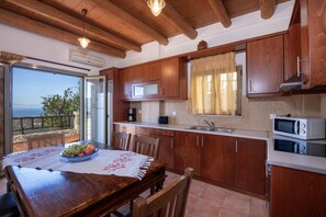 Dining - Villa 'Malathiros 6 with Private Pool' with Sea View, Wi-Fi and Air Conditioning (?a???????)