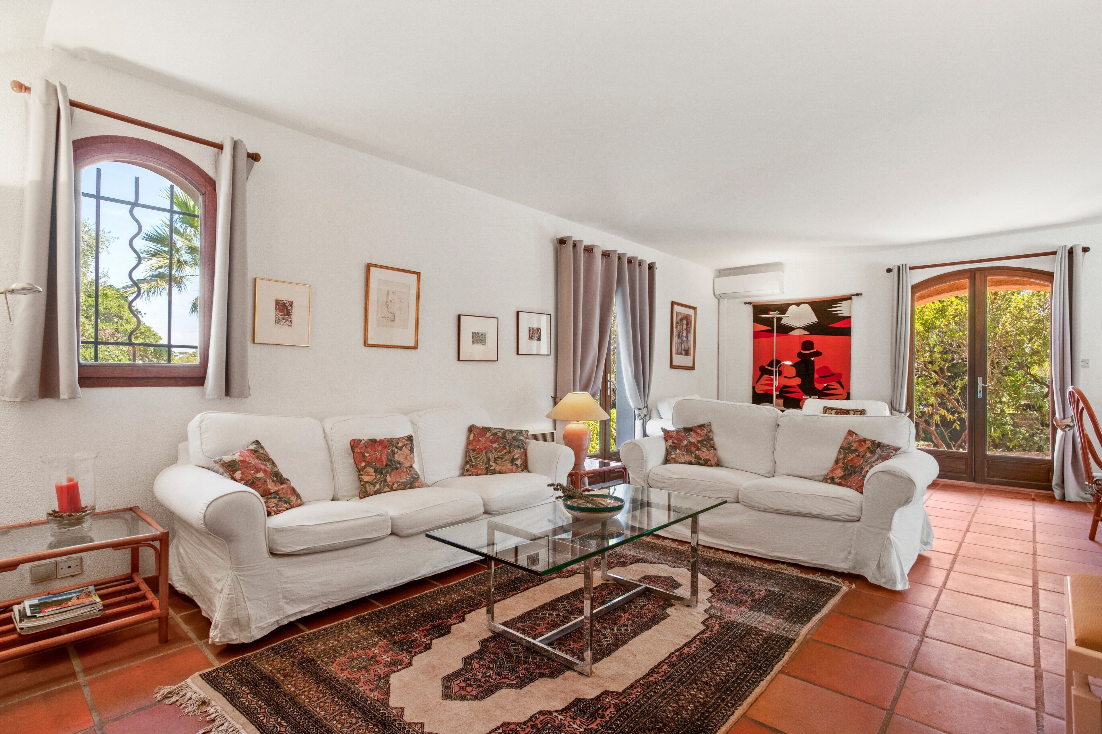 Télévision, cheminée