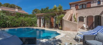 Villa 'Elisabeth' with Sea View, Wi-Fi and Air Conditioning