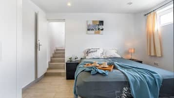 1 bedroom, free WiFi, bed sheets