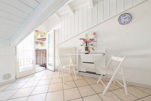 Interior - La Casa del Gelso – Bright Attic Apartment in Mori near Lake Garda (Mori)