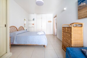 1 bedroom, iron/ironing board, free WiFi, bed sheets - Apartment 'A Due Passi Dal Centro Bilo' with Balcony, Wi-Fi and Air Conditioning (Otranto)
