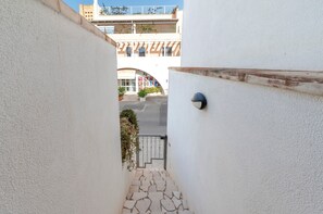 Property grounds - Apartment 'A Due Passi Dal Centro Bilo' with Balcony, Wi-Fi and Air Conditioning (Otranto)