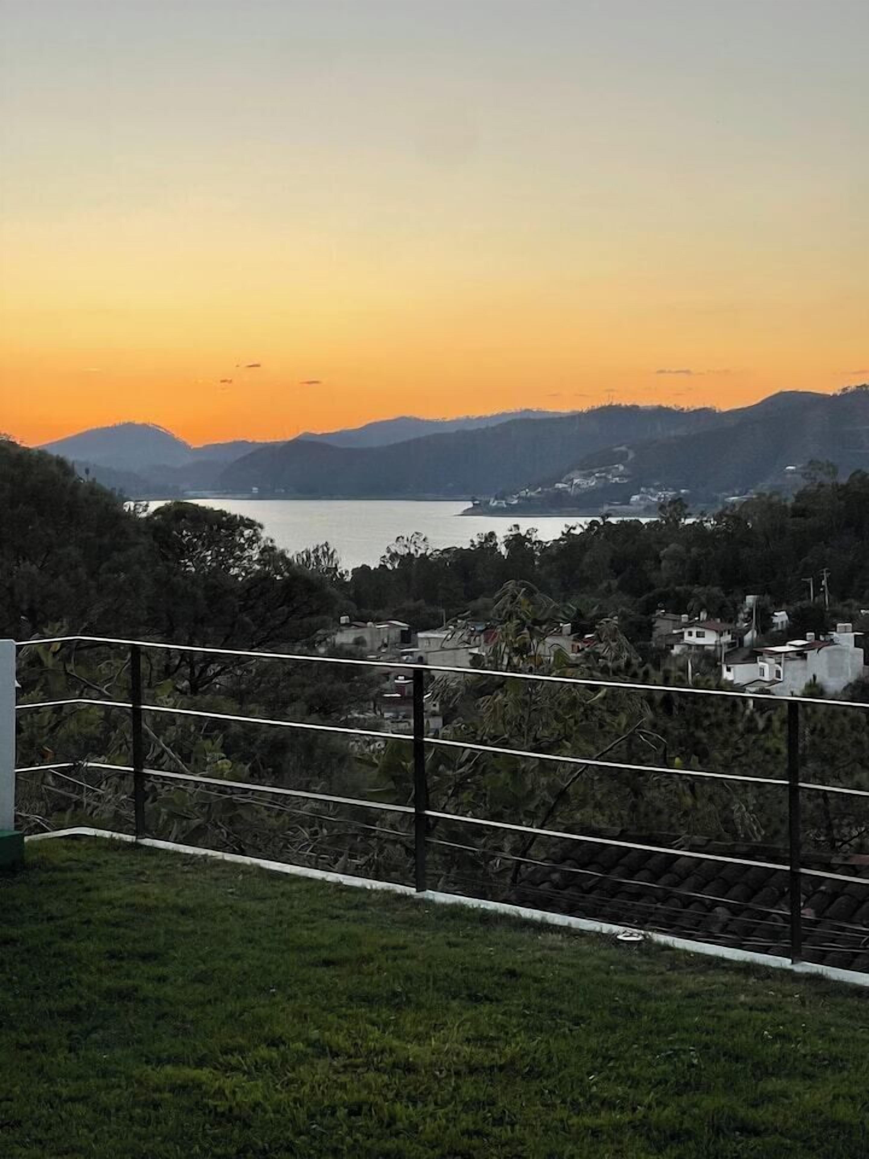 Foto - LUXO Casa Valle de Bravo con jacuzzi y espectacular Vista al Lago