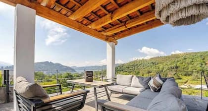 LUXO Casa Valle de Bravo con jacuzzi y espectacular Vista al Lago