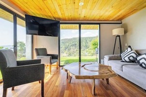 Panoramic House | Living area | 40-inch Smart TV with digital channels