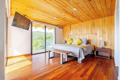 LUXO Casa Valle de Bravo con jacuzzi y espectacular Vista al Lago