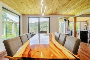 Panoramic House | Dining room