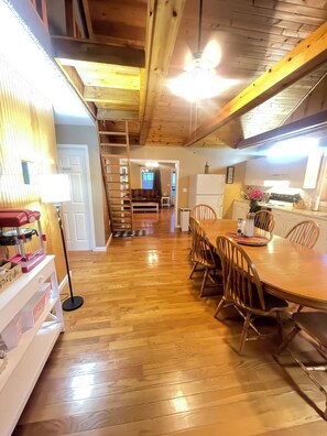 Interior - Lake House at Nolin Lake in Cub Run, KY Private Boat ramp near Mammoth Cave (Cub Run)