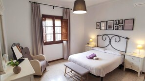 3 bedrooms, iron/ironing board, free WiFi, bed sheets - 'El Rancho Grande' Apartment with Balcony and Mountain Views (ÁLORA)