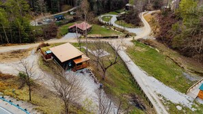 Exterior - Cozy hiker’s retreat with relaxing hot tub. (Campton)
