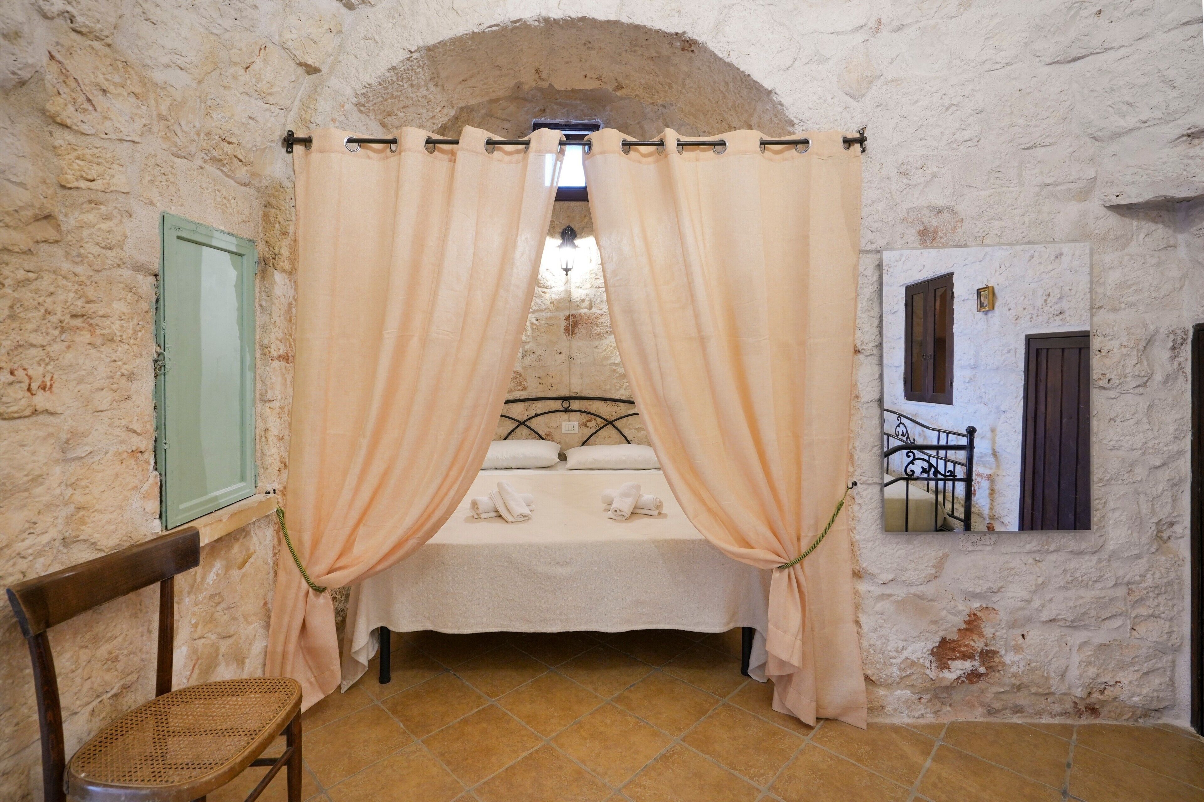 2 多间卧室、免费 WiFi、床单