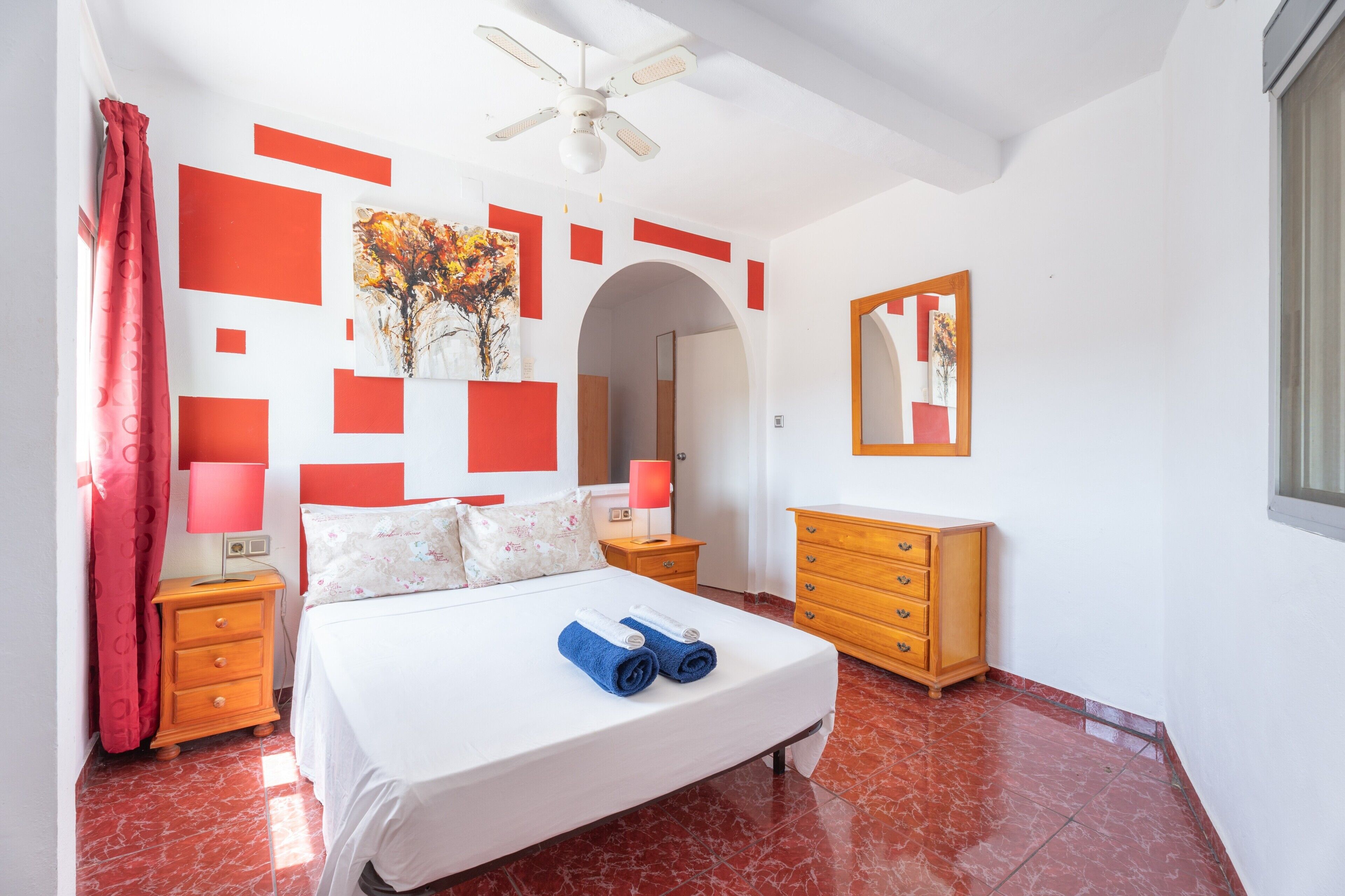 4 bedrooms, iron/ironing board, free WiFi, bed sheets