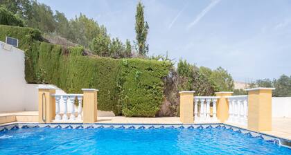 Apartamento 'Villa Casablanca' con vistas a la montaña, piscina privada y Wi-Fi