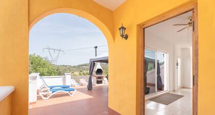 Apartment 'Villa Casablanca' with Mountain View, Private Pool and Wi-Fi