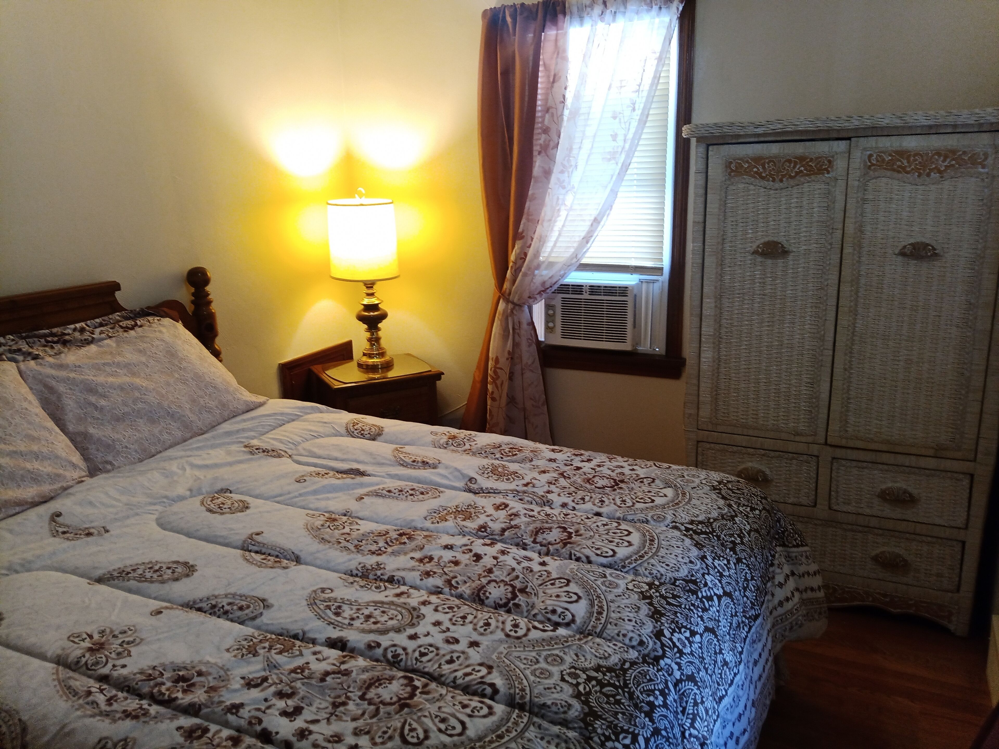 1 室のベッドルーム、アイロン / アイロン台、WiFi (無料)、ベッドシーツ