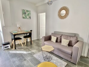 TV - In the heart of Menton Old Town (Capucins) (Menton)