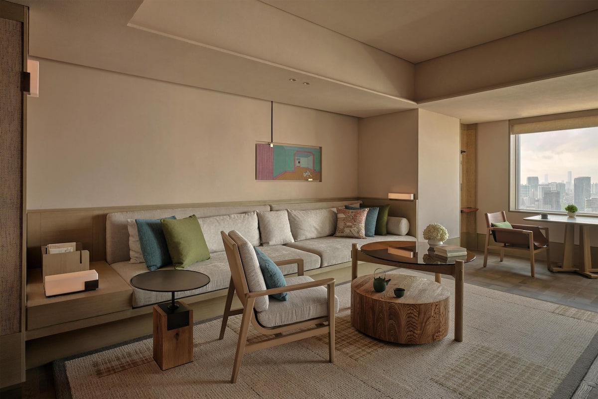 Suite, 1 King Bed (Residence) | Premium bedding, free minibar items, in-room safe, desk