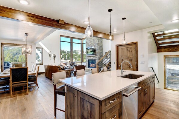 Interior - Luxury Villa 211 In Resort I Private Hot Tub I Great Views I Best Price I Discounted Attractions (Winter Park)