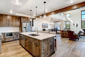 Fridge, microwave, oven, stovetop - Luxury Villa 211 In Resort I Private Hot Tub I Great Views I Best Price I Discounted Attractions (Winter Park)