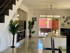 Villa, Lagoon View | Living area
