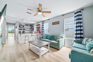 TV - DOG FRIENDLY, 8 BEDROOM DUPLEX, PRIVATE POOL (Gulf Shores)