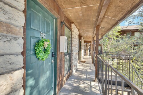 Cozy Condo in Historic Hyde Park
