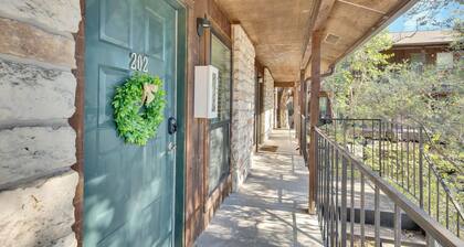 Cozy Condo in Historic Hyde Park