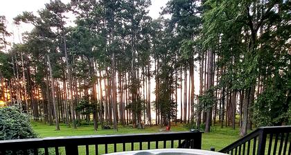 The Knotty Pine on Lake O the Pines Waterfront