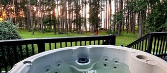 The Knotty Pine on Lake O the Pines Waterfront