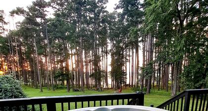 The Knotty Pine on Lake O the Pines Waterfront
