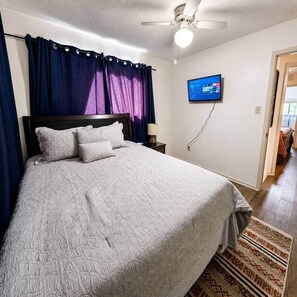 2 chambres, fer et planche à repasser, Wi-Fi gratuit, draps fournis