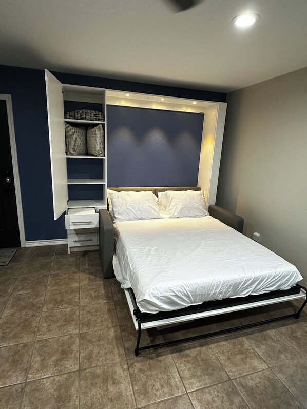 1 slaapkamer, een strijkplank/strijkijzer, wifi, beddengoed